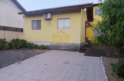 Casa com 3 quartos à venda na servidão izabel joão jacinto, --, sambaqui, florianópolis por r$ 550.000
