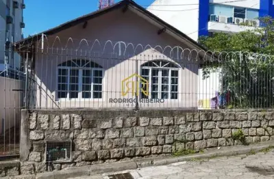 Casa com 3 quartos à venda na rua salomé damázio jacques, --, trindade, florianópolis por r$ 1.850.000