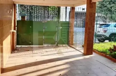 Vendo  terreno com 2  casas construída no jardim  aricanduva. ideal  para investidor