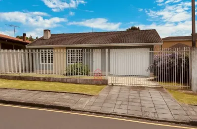 Residência de 4 quartos e 2 suítes no bairro orleans, curitiba-pr: 210m², 2 salas, 4 banheiros, 10 vagas.