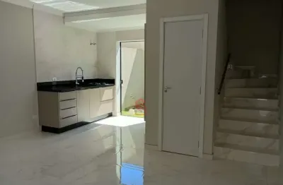 Imperdível sobrado à venda em santa felicidade, curitiba-pr: 3 quartos, 1 suíte, 2 salas, 1 banheiro, 2 vagas de garagem.