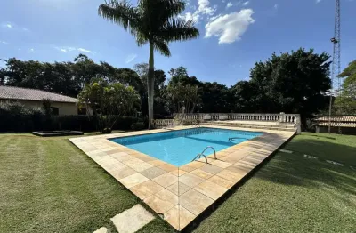 Linda chácara em colinas do mosteiro de itaici, indaiatuba - 550m² de conforto e lazer em condomínio com portaria 24h. terreno de 6 mil m2