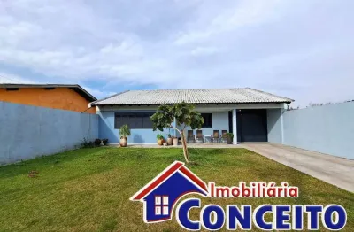 C1080 - bela residência com piscina localizada no centro de imbé