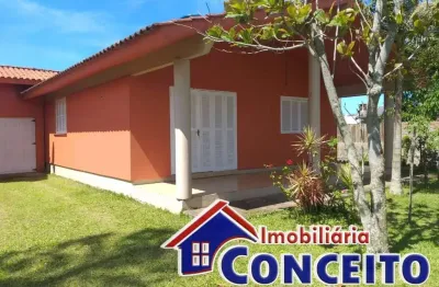C764 - ótima residência a 250 metros do mar no balneário santa terezinha
