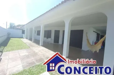 C806 - linda residência com 3 dormitórios localizada em santa terezinha