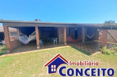 C836 - residência em ótima localização no balneário mariluz