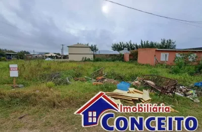 T355 - ótimo terreno de esquina a 200 metros do mar no balneário presidente