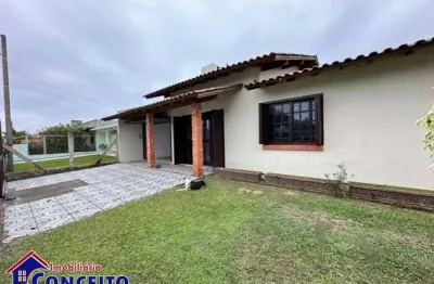 C1104 - Ótima residência composta de 03 dormitórios no Centro de Imbé