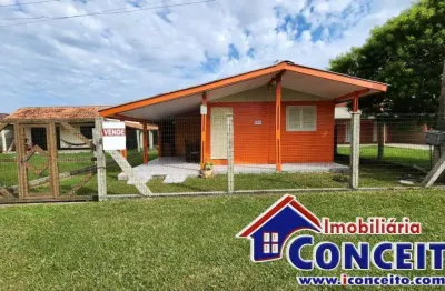 C879 - residência de madeira em região de moradores no balneário presidente