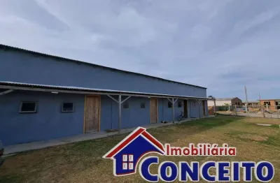 C103 - 05 kitnets localizados em região de moradores em imbé