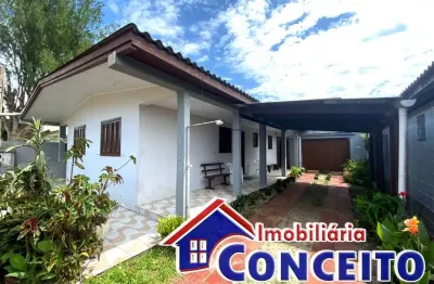 C200 - linda residência composta de 03 dormitórios a 570 m do mar