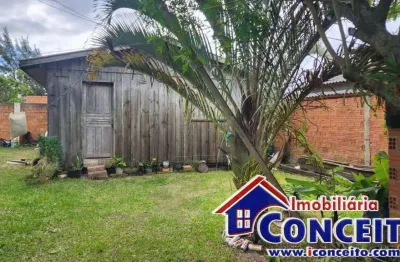 C148 - residência de madeira com 45m² localizada em albatroz