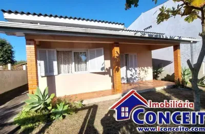 C81 - belíssima residência a 200 metros do mar em ótima localização