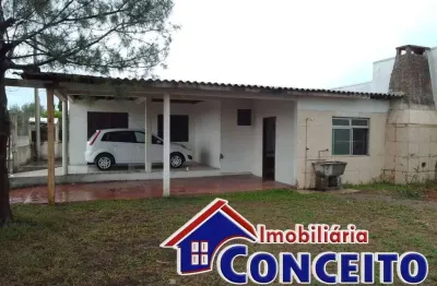 C322 - residência de esquina localizada a 50 metros do mar em albatroz