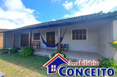 C18 - ótima residência a 400 metros do mar em excelente localização