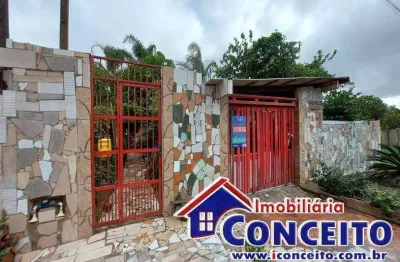 C371 - residência de alvenaria em mariluz com 02 kitnets