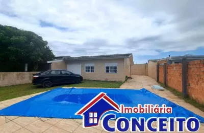 C166 - linda residência com piscina composta de 03 dormitórios em mariluz