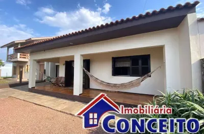 C389 - excelente residência a 70 metros do mar no balneário marisul