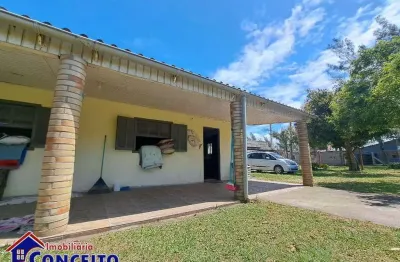 C203 - residência de esquina localizada em região de moradores