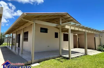 C105 - Belíssimo imóvel de esquina com 03 dormitórios a 165 m do mar