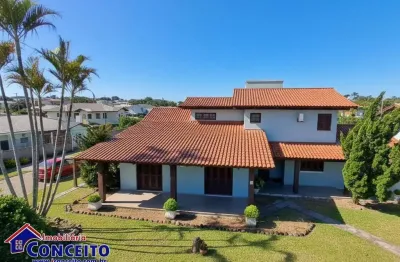 C111 - imóvel de alto padrão situado a apenas 300 metros do mar