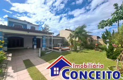 C578 - ótimo imóvel composto de 03 dormitórios com piscina a 200m do mar