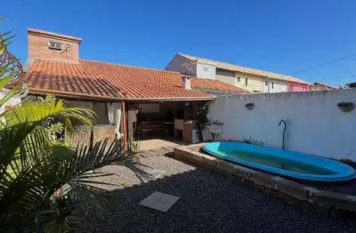 C1029 - residência composta de 03 dormitórios em ótima localização