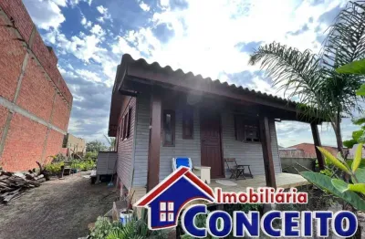 C640 - residência de madeira em região de moradores no balneário nordeste
