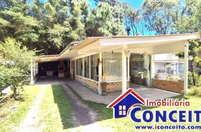 C1033 - ótima residência localizada a 50 metros da lagoa do armazém