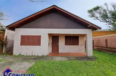 C654 - ótimo imóvel com anexo localizado a 130 metros do mar em mariluz