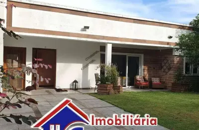 C1059 - belíssimo imóvel com piscina em ótima localização no centro de imbé