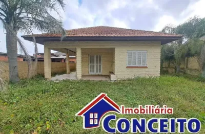 C1061 - residência composta de 04 dormitórios a 300 metros do mar