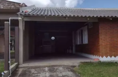 C1072 - residência de esquina a 450 metros do mar no centro de imbé