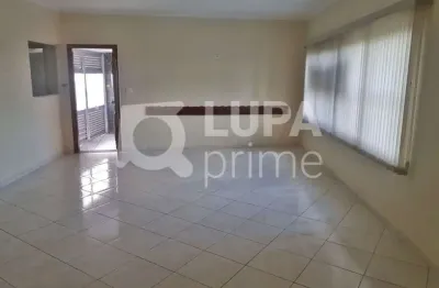 Casa térrea com 3 quartos e 6 vagas para venda, vila constança, são paulo