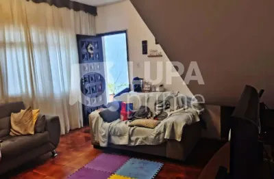 Casa com 2 quartos e 3 vagas de garagem à venda no parque edu chaves