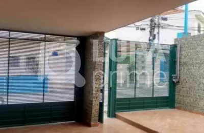 Casa térrea com 3 dormitórios sendo 1 suíte á venda na parada inglesa