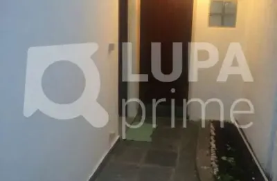 Sobrado com 3 dormitórios sendo 1 suíte á venda na vila albertina