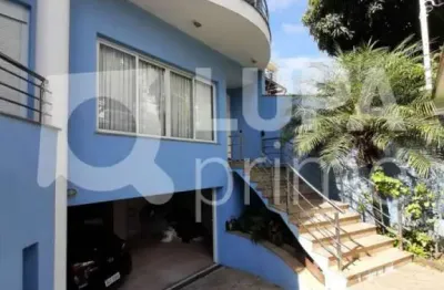 Casa com 4 dormitórios (suítes) e 6 vagas em santana
