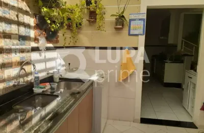 Sobrado com 2 dormitórios sendo 2 suítes á venda vila dom pedro li são paulo