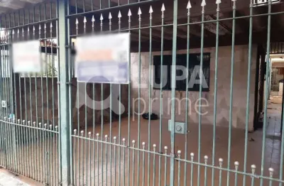 Sobrado com 3 dormitórios sendo 1 suíte á venda na vila ester