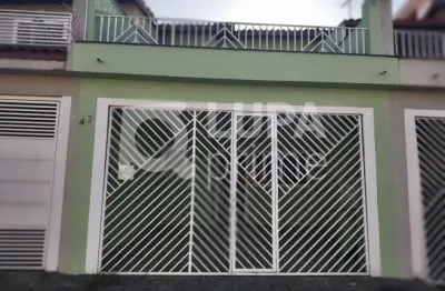 Sobrado com 3 dormitórios sendo 1 suíte á venda na vila nivi