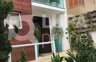 Sobrado com 3 dormitórios sendo 2 suítes á venda no jardim guapira