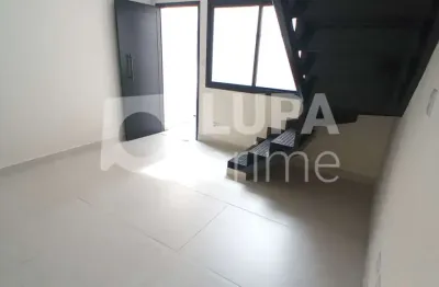 Sobrado com 3 casas, 6 dormitórios e 6 banheiros à venda em santana