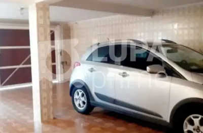 Sobrado com 3 dormitórios sendo 2 suítes á venda no jardim frança