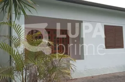 Sobrado  com 3 dormitórios de 300m² à venda, na água fria