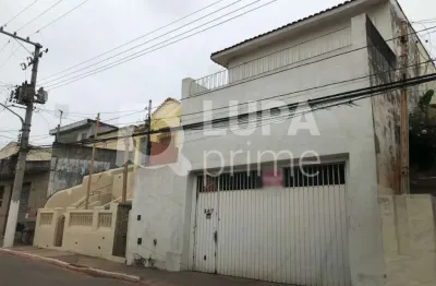 Sobrado com 2 dormitórios sendo 1 suíte à venda na vila aurora!