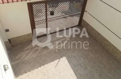 Sobrado com 3 dormitórios á venda  em parque edu chaves
