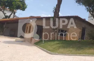 Casa térrea com 3 dormitórios sendo 1 suíte á venda no parque mandaqui