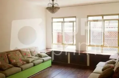 Casa semi geminada com 3 dormitórios de 270m² para locação, na vila amália