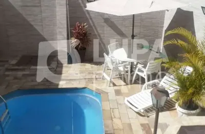 Sobrado com 3 dormitórios sendo 3 suítes á venda em santana.